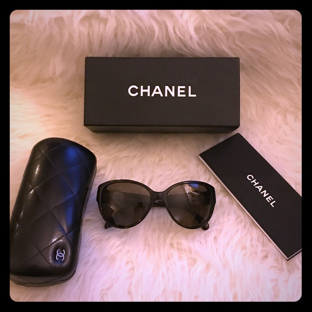 🆙️CHANEL Sunglasses bouton Collection 🤩 beautiful - Picture 5 of 9